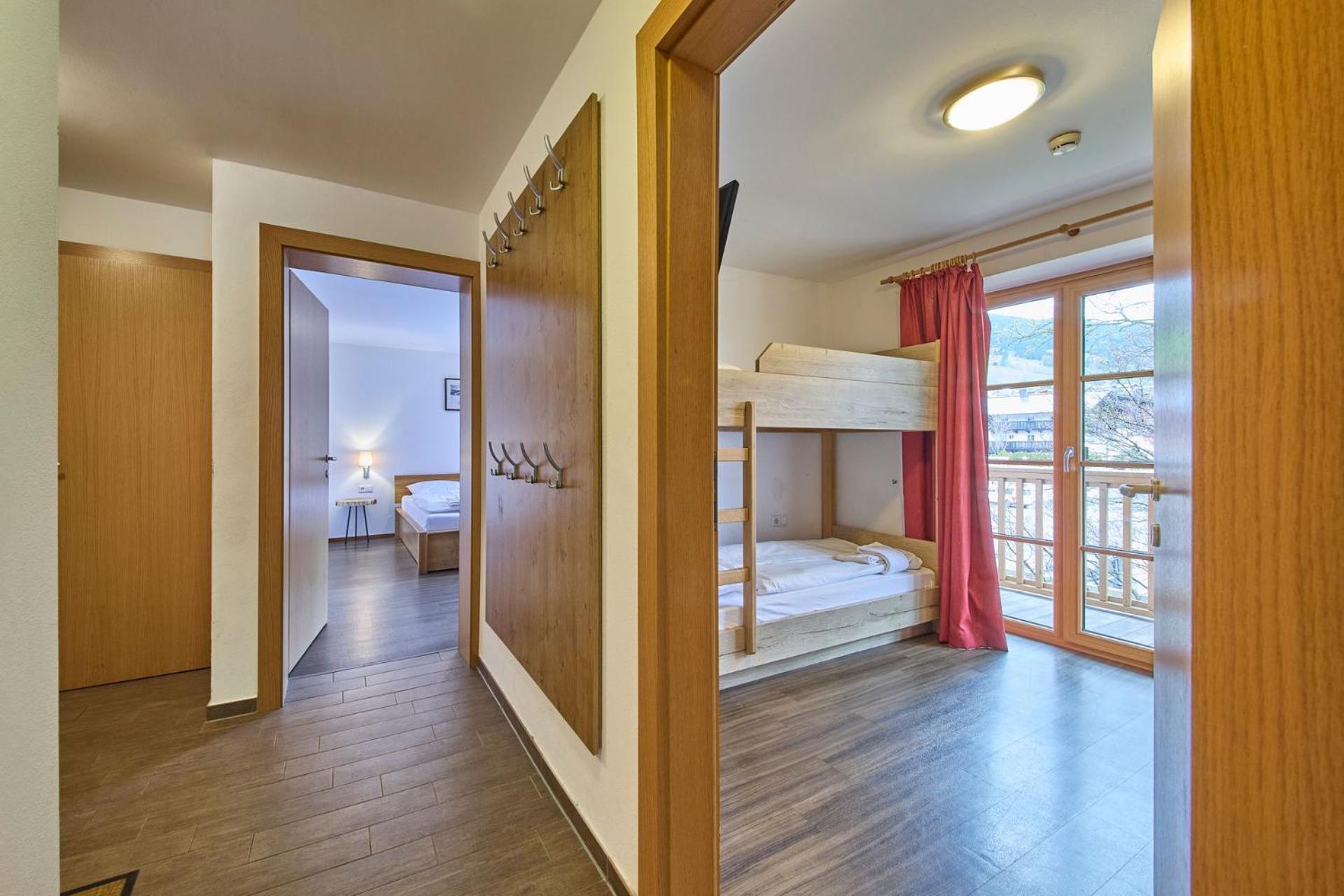 1 Apartment *